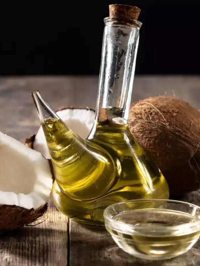 Coconut Oil: What Are The Benefits For Hair?