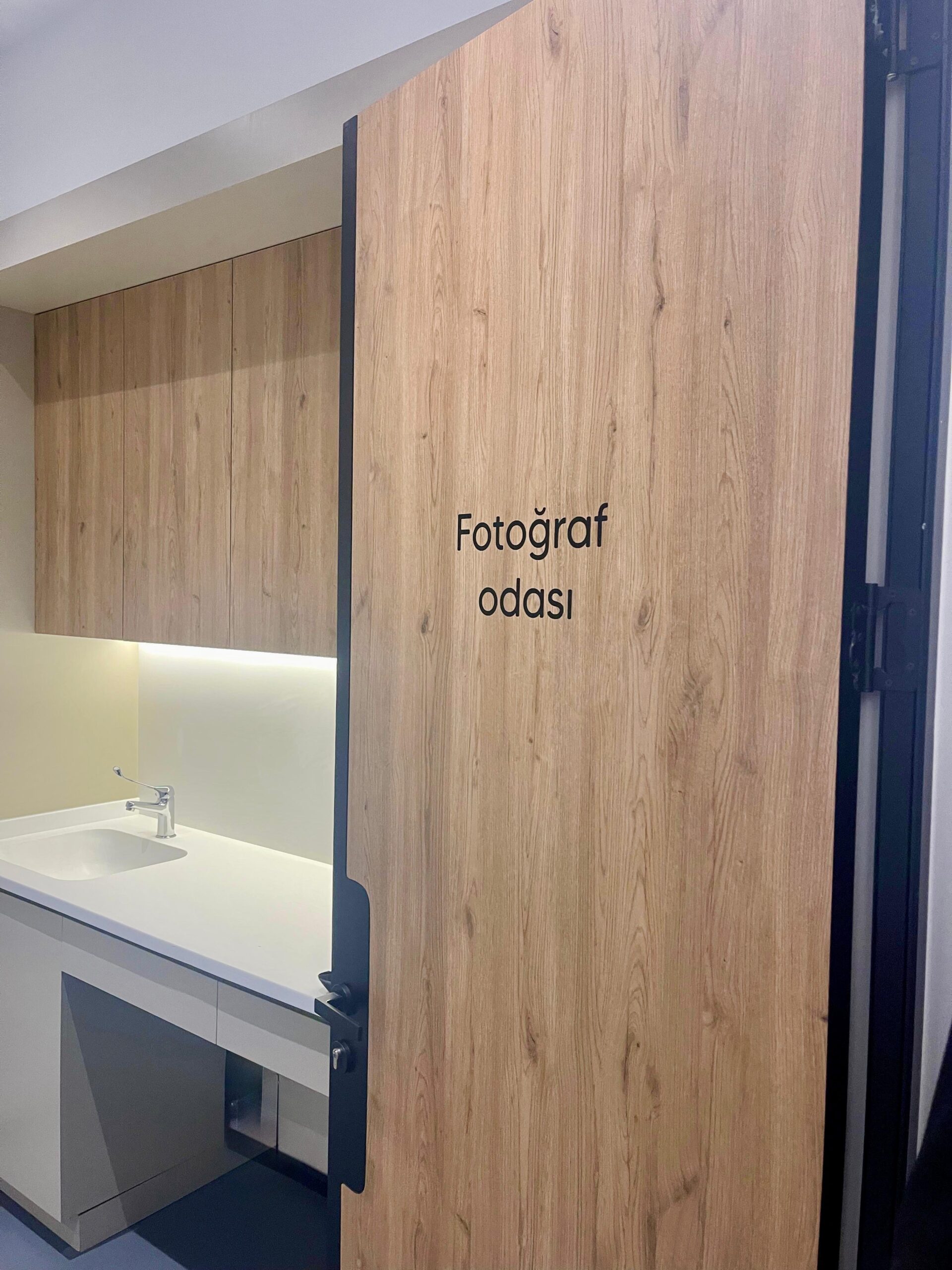 a2e3abbe-e069-4cc9-bd36-00128832e47d